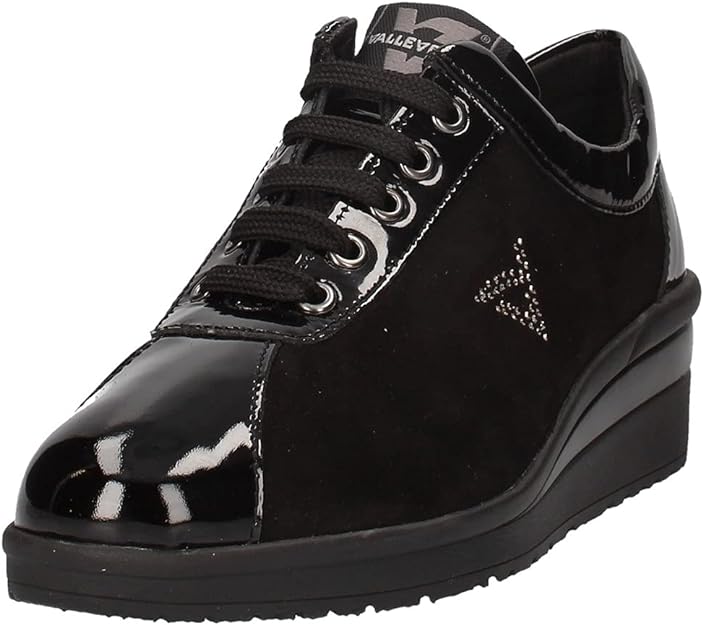 Sneaker Camoscio nero con laccio