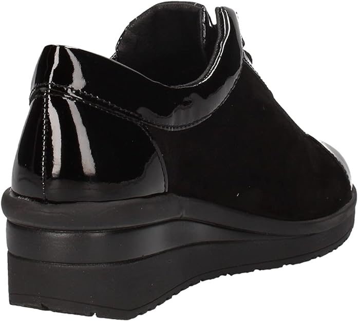 Sneaker Camoscio nero con laccio