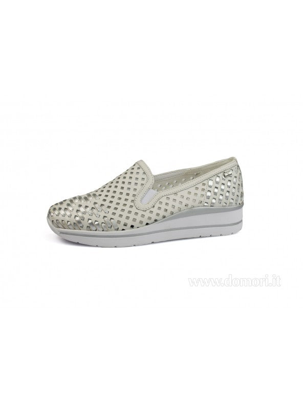 MOCASSINO TRAFORATO BIANCO ARGENTO