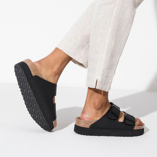 ARIZONA GROOVED NERO PLATFORM PIANTA STRETTA